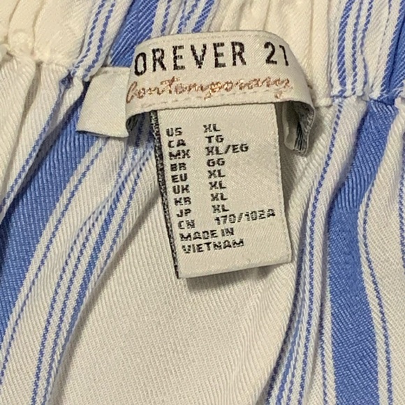 Forever 21 Contemporary Striped Top - Picture 2 of 2